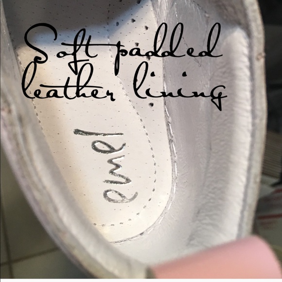 Emel - Picture 4 of 5